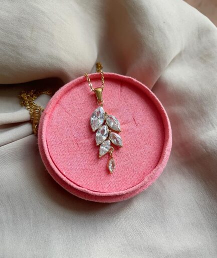 Dust Necklace